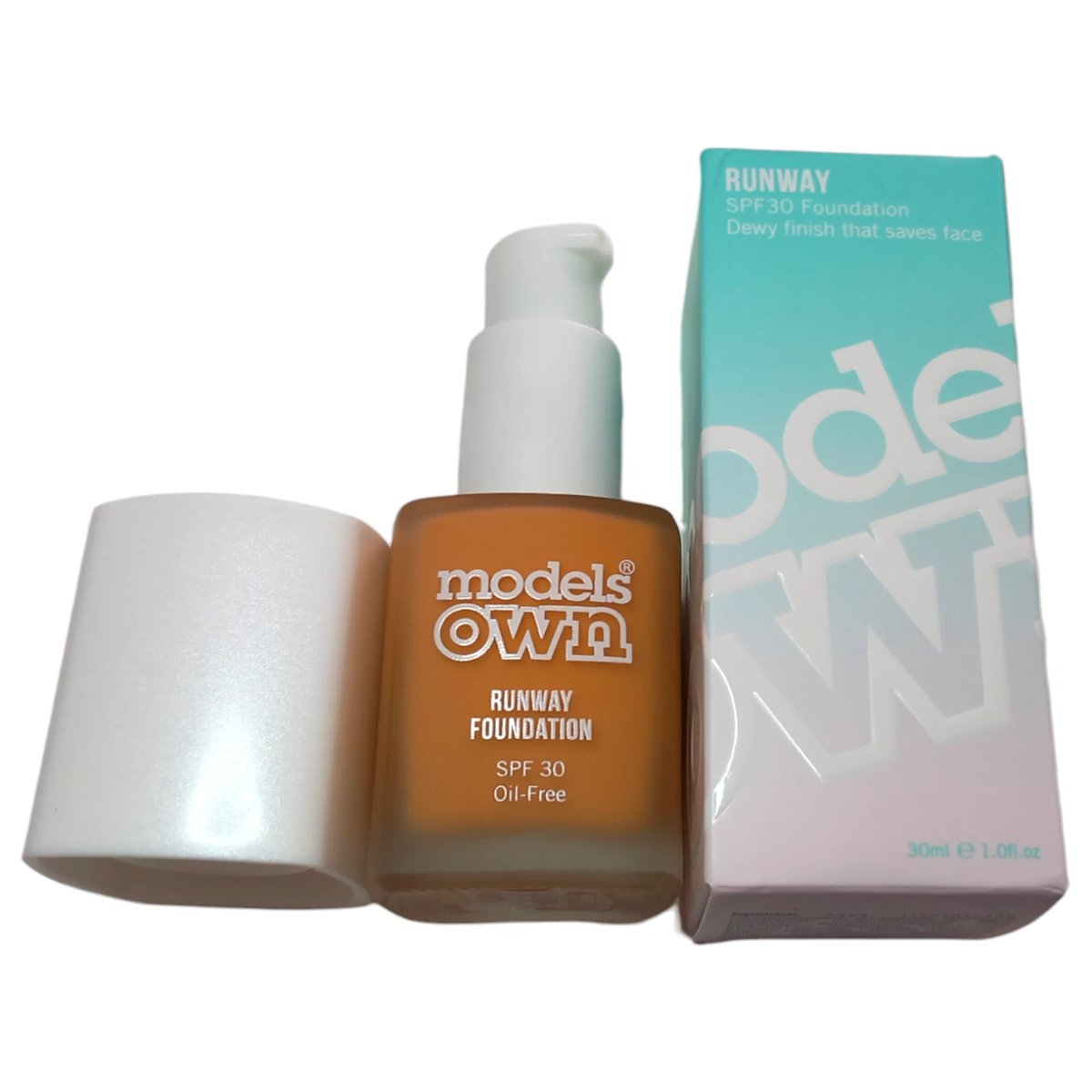 Models Own Runway Dewy Foundation - 09 Bronze Honey - SPF30 - 30ml