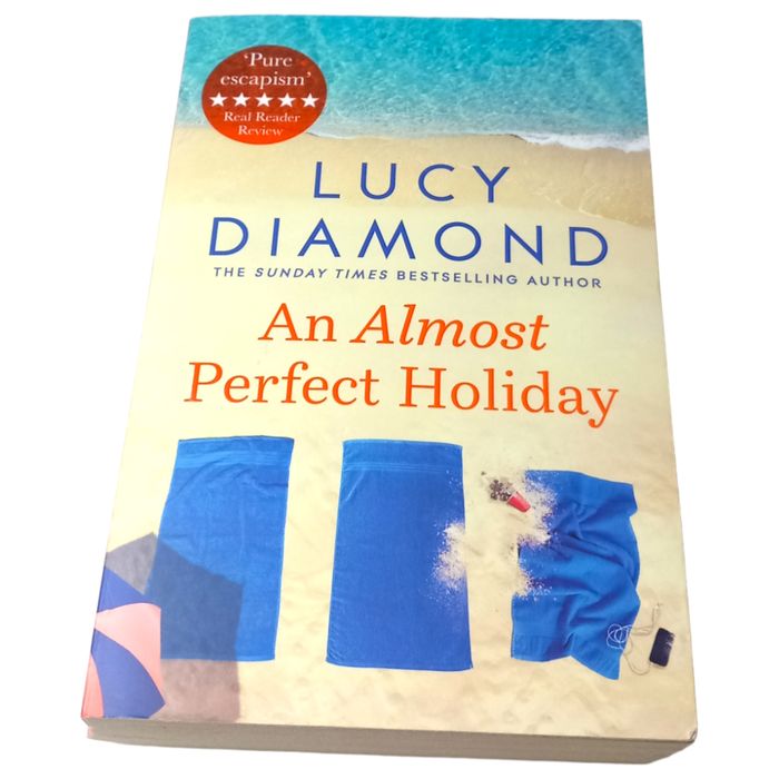 An Almost Perfect Holiday by Lucy Diamond (Paperback, 2020)
